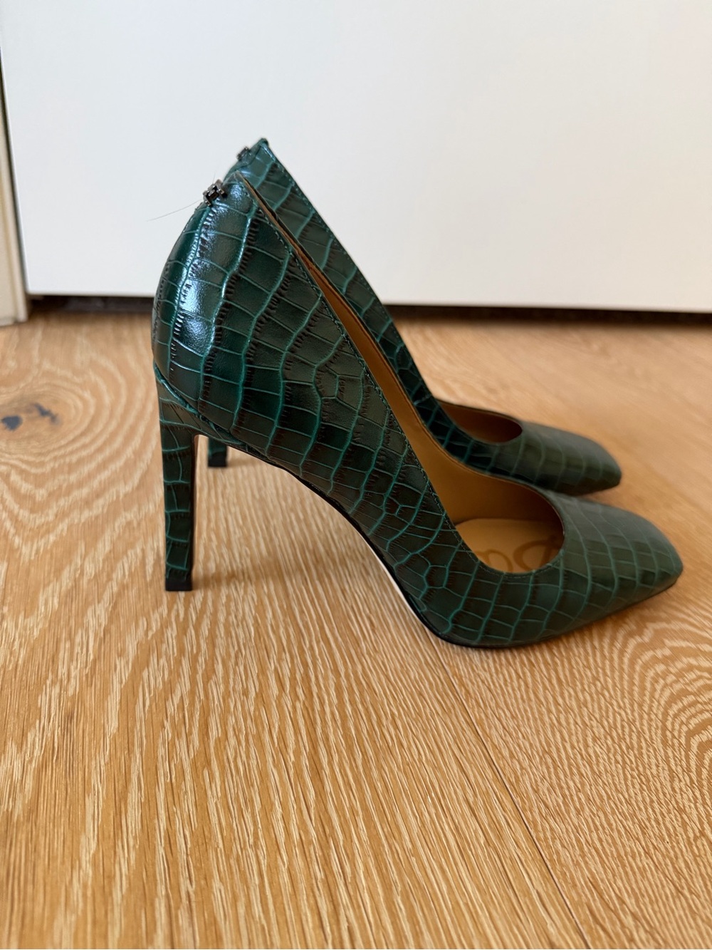 Sam Edelman • Beth Pump - Picture 4 of 7